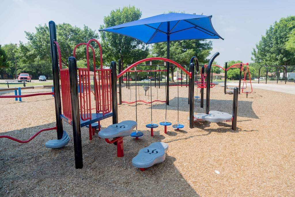 Brantley Hinshaw Park | 2121 Overbrook Dr, Arlington, TX 76014, USA | Phone: (817) 459-5474