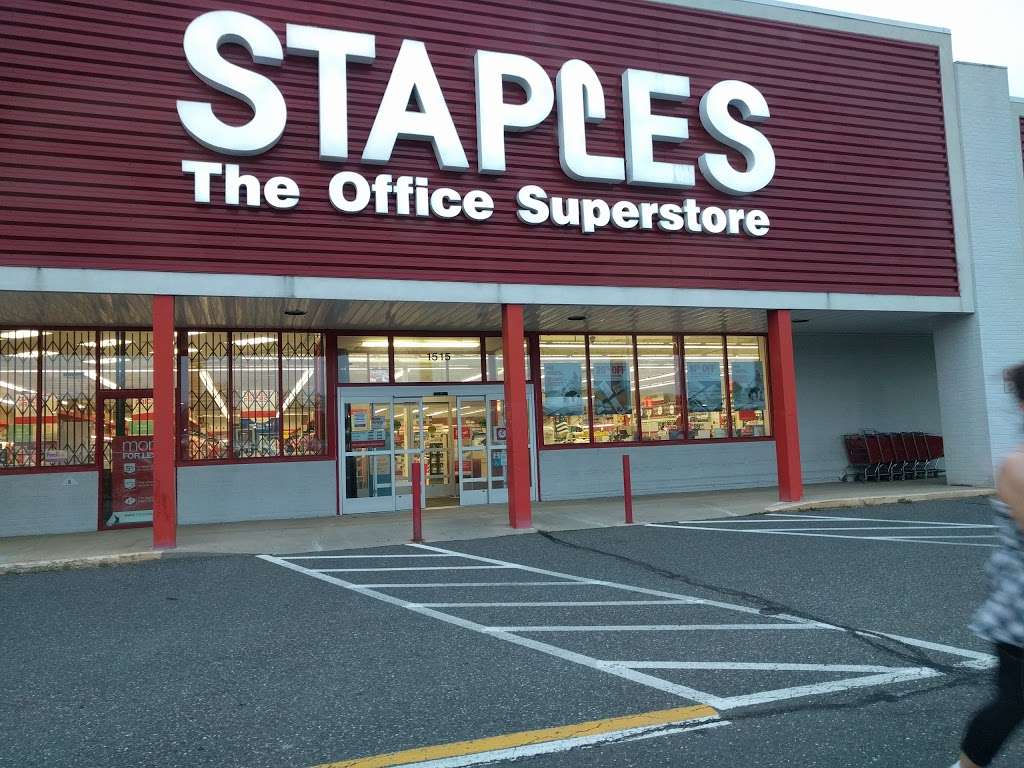 Staples | 1515 NJ-35, Middletown, NJ 07748, USA | Phone: (732) 671-1100