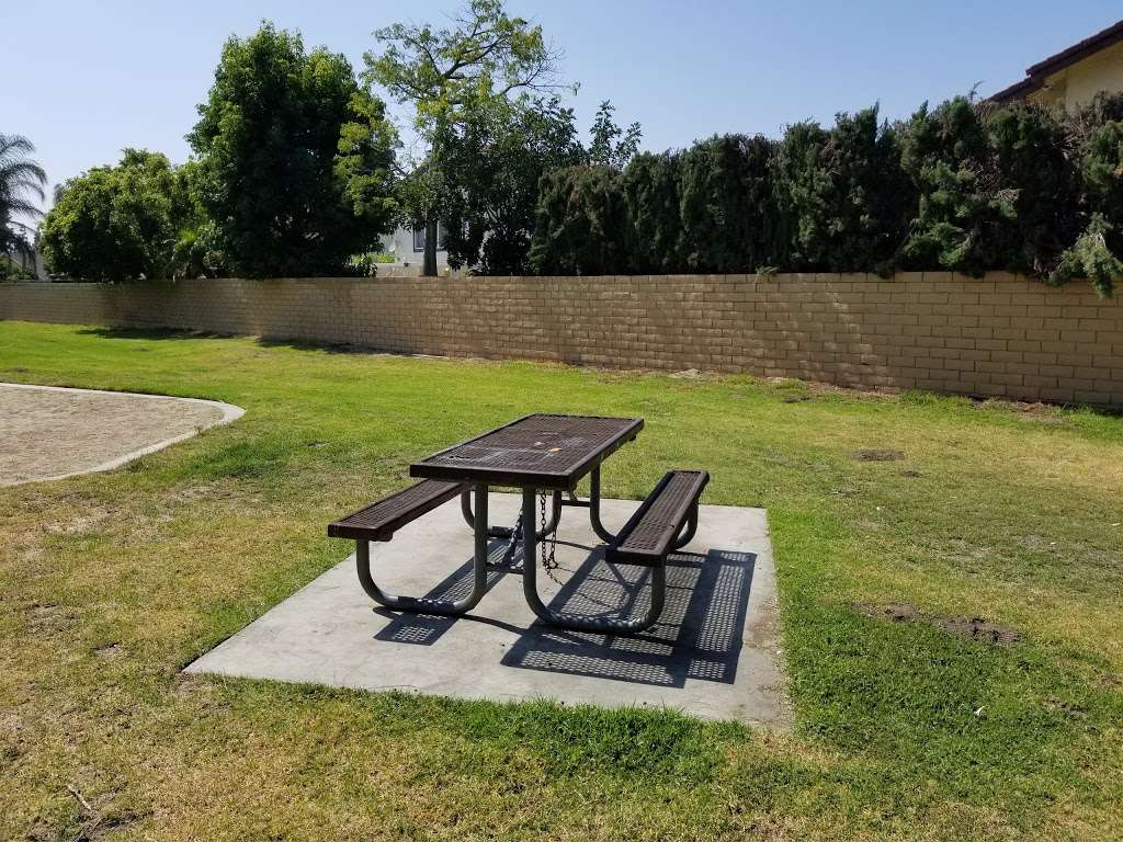 Reservoir Hill Park | 16733 Studebaker Rd, Cerritos, CA 90703, USA | Phone: (562) 916-1254