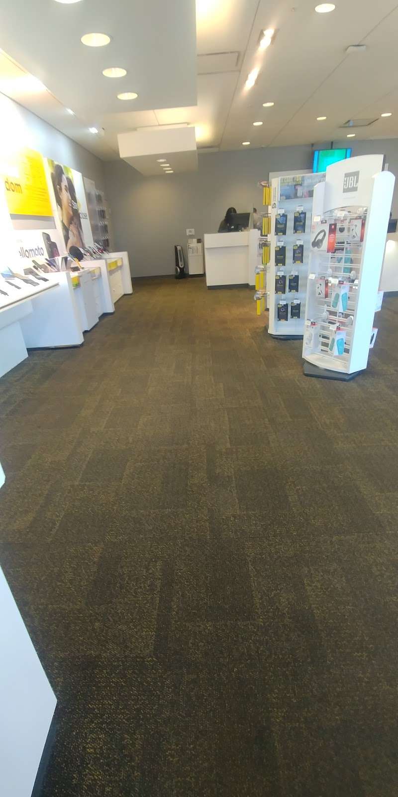 Sprint Store | 3862 W Sahara Ave, Las Vegas, NV 89102, USA | Phone: (702) 257-5717