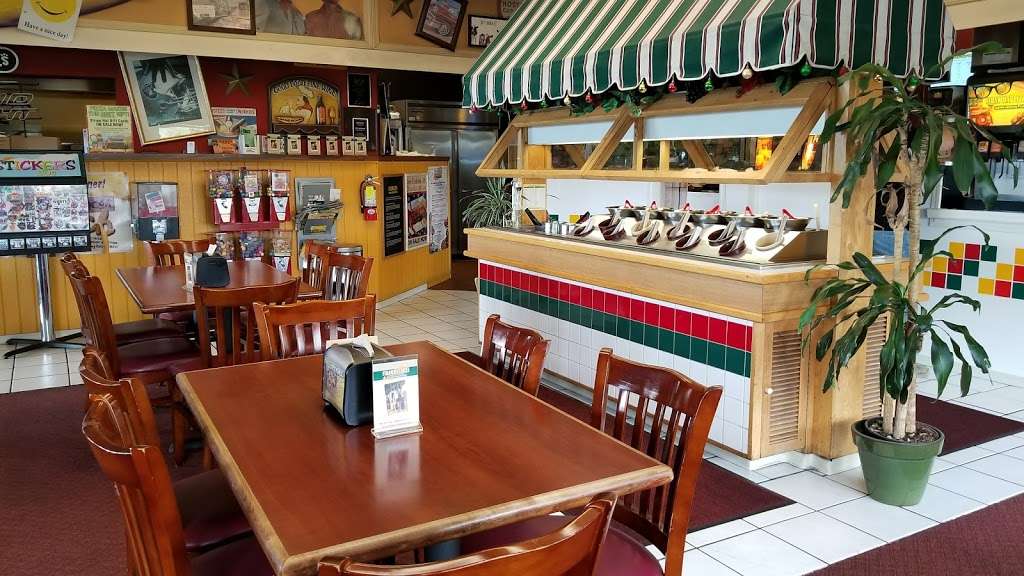 Straw Hat Pizza | 186 San Mateo Rd, Half Moon Bay, CA 94019, USA | Phone: (650) 726-2758