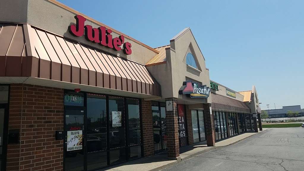 Julies Video Slots | 912 E Rollins Rd, Round Lake Beach, IL 60073, USA | Phone: (847) 865-0270