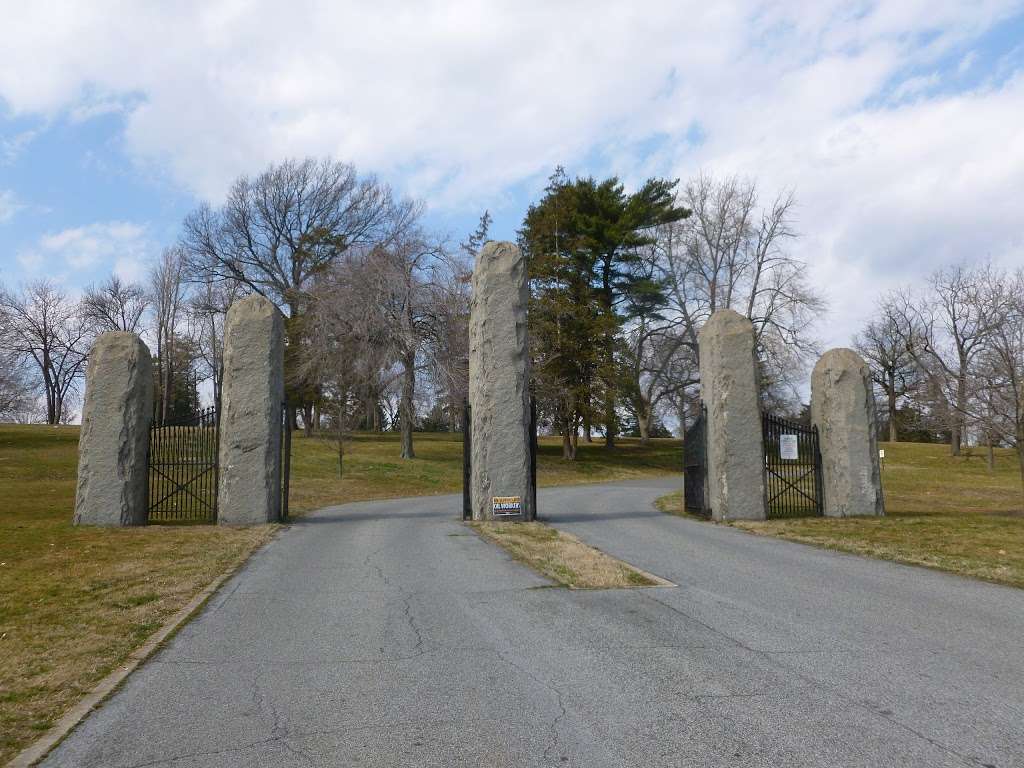 Lawn Croft Cemetery | 1000 W Ridge Rd, Marcus Hook, PA 19061, USA | Phone: (610) 485-1878