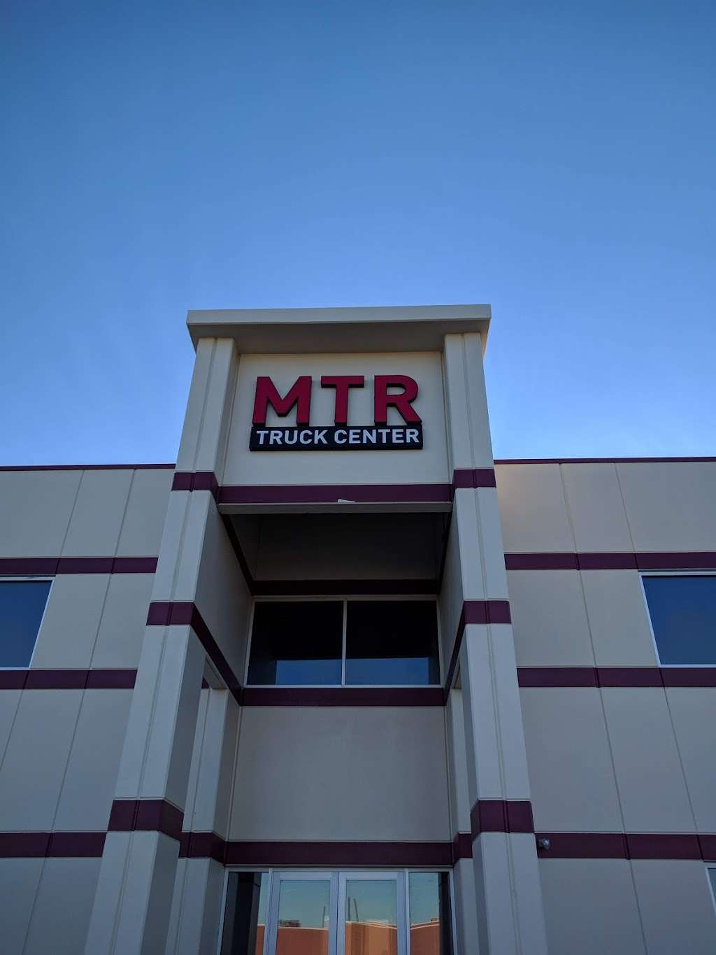 MTR Truck Center | 920 County Line Rd, Bensenville, IL 60106, USA | Phone: (630) 238-3380