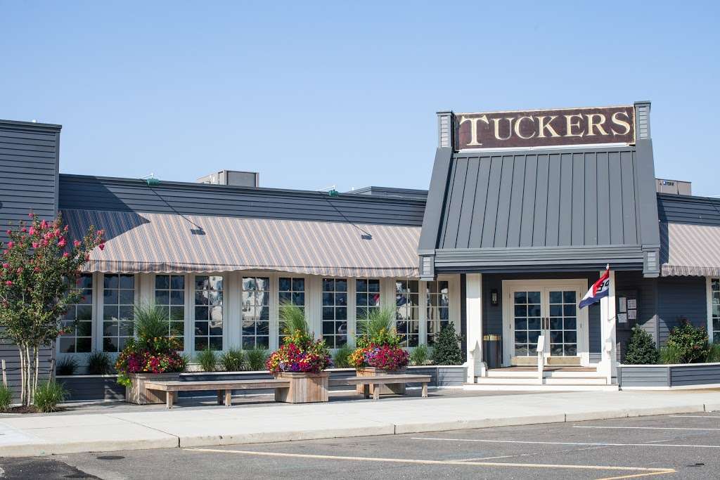 Tuckers Tavern | 101 Southwest Ave, Beach Haven, NJ 08008, USA | Phone: (609) 492-2300