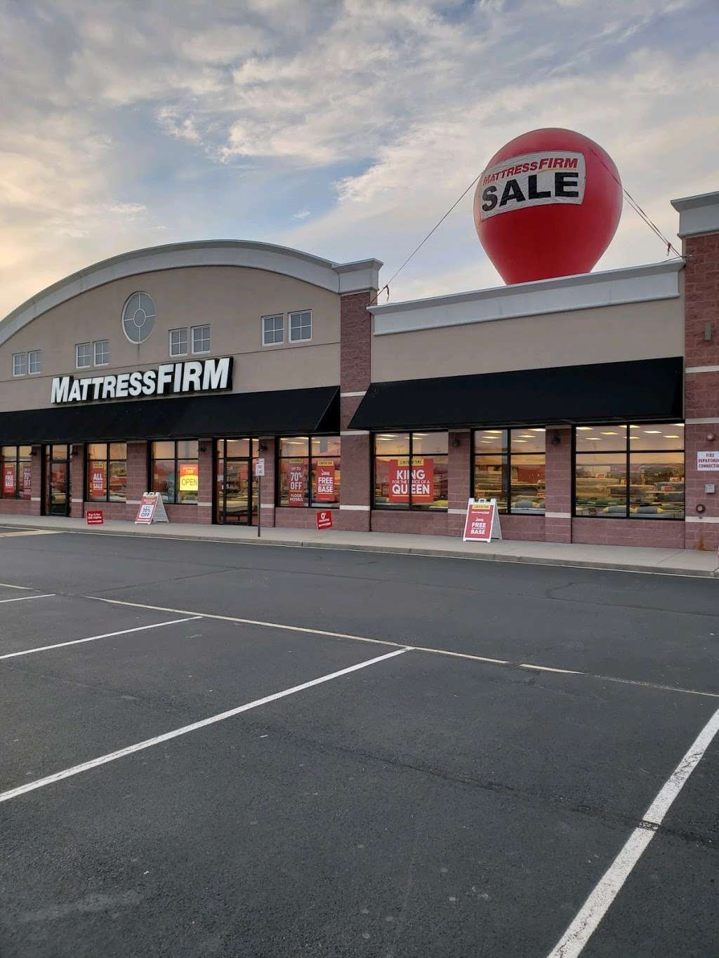 Mattress Firm Clearance | 26670 Centerview Dr #4, Millsboro, DE 19966, USA | Phone: (302) 934-6025