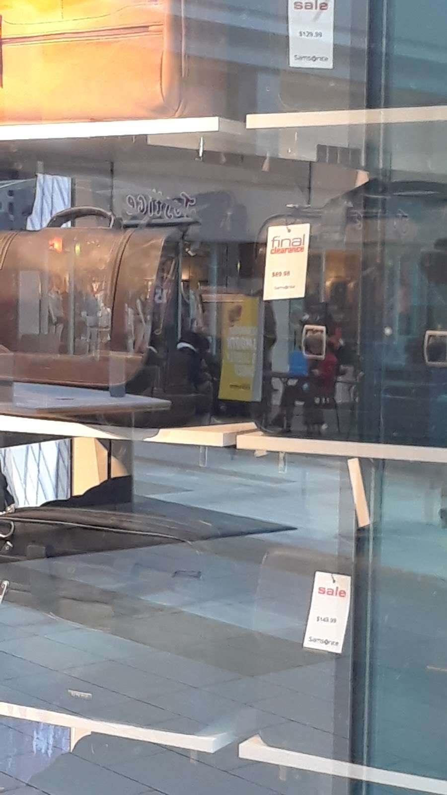 Samsonite | 1562 Franklin Mills Cir, Philadelphia, PA 19154, USA | Phone: (215) 637-4868