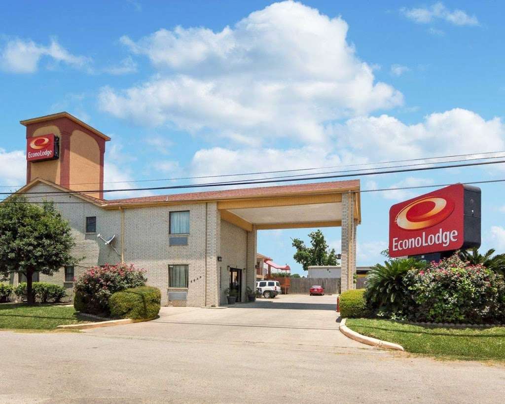 Econo Lodge | 6630 Hoover St U.S. 290 &, Bingle Rd, Houston, TX 77092, USA | Phone: (713) 956-2828