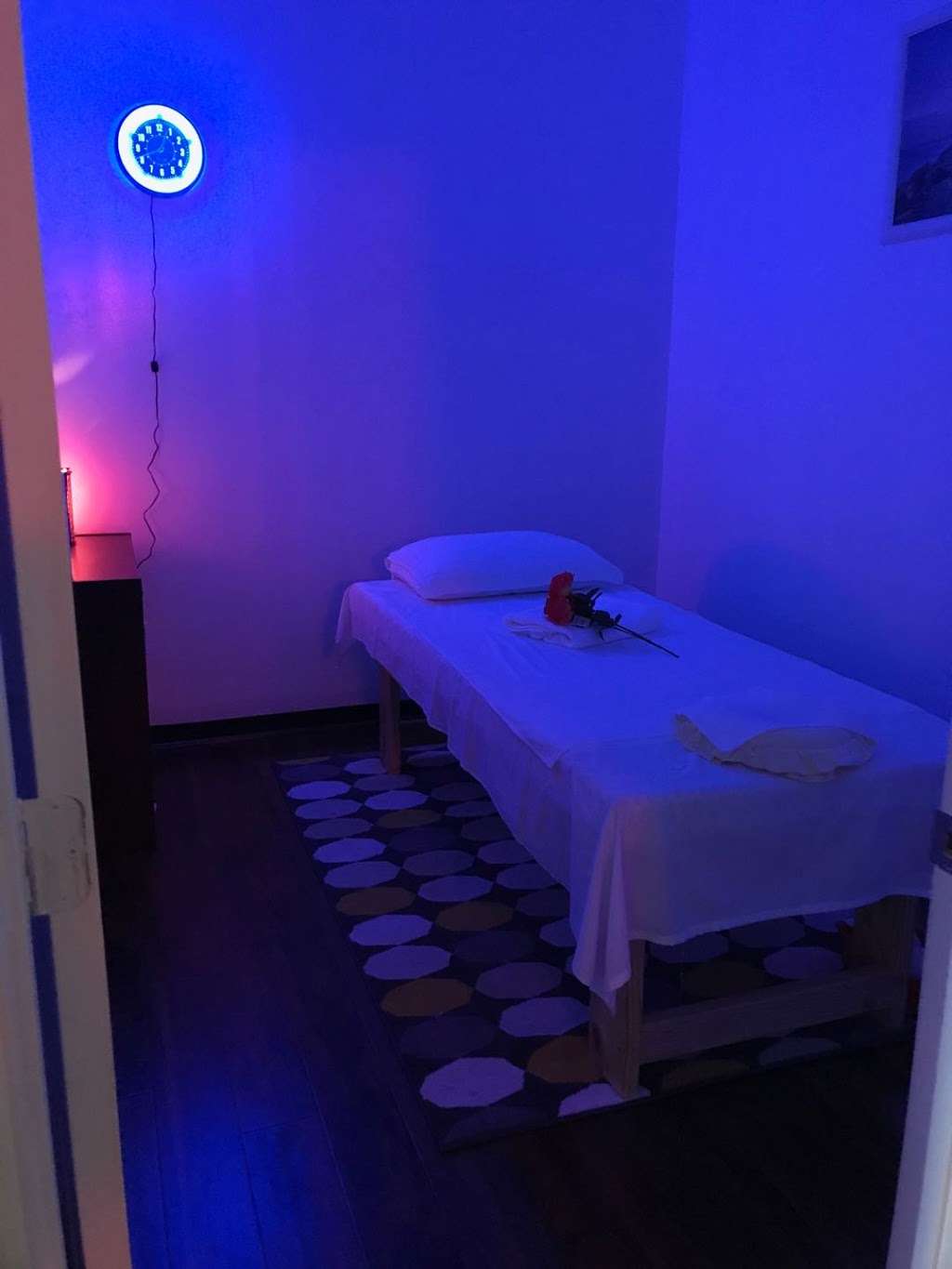 Perfect massage | 11001 W Fairmont Pkwy suite c, La Porte, TX 77571 | Phone: (281) 941-4920