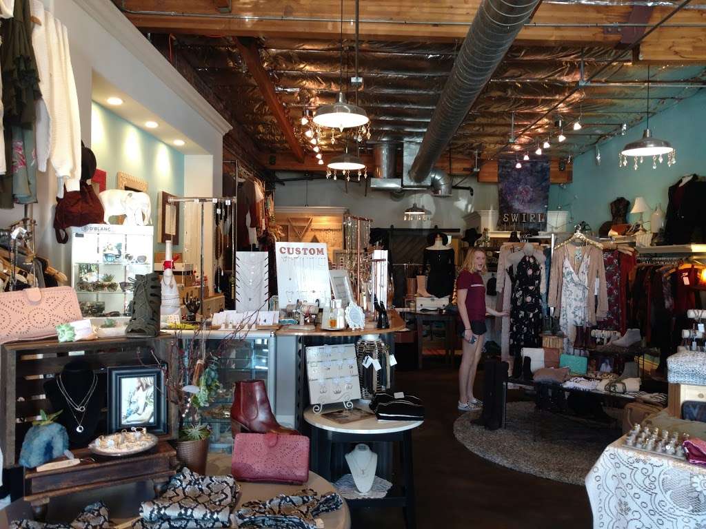 Swirl Boutique | 119 N El Camino Real # D, Encinitas, CA 92024, USA | Phone: (760) 753-0870