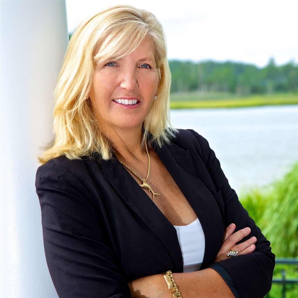 Kim Hook, Remax Coastal | 300 Ocean View Pkwy, Bethany Beach, DE 19930, USA | Phone: (302) 537-3424