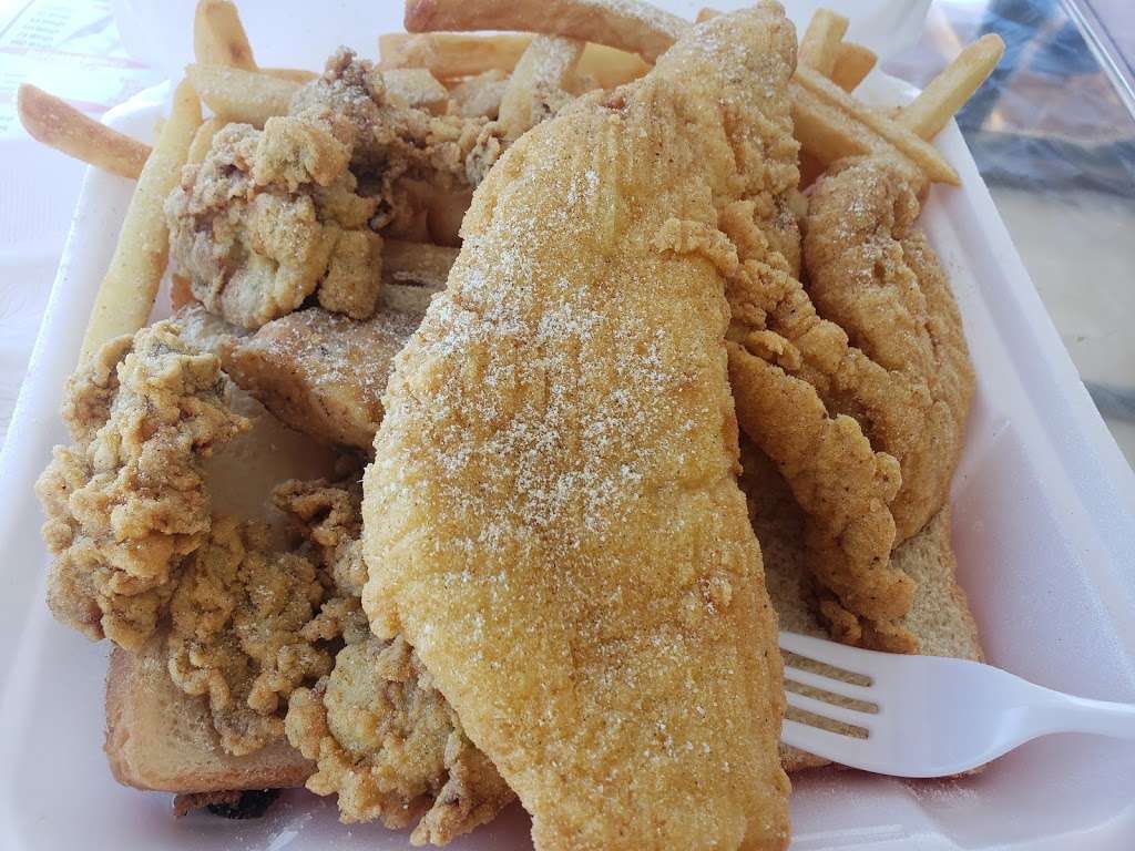 Hooks fish and chicken | 1001 Palm Beach Lakes Blvd, West Palm Beach, FL 33401, USA | Phone: (561) 835-9035