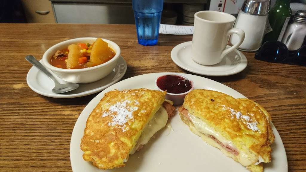 Flos Airport Cafe | Chino Airport, 7000 Merrill Ave #8, Chino, CA 91710, USA | Phone: (909) 597-3416