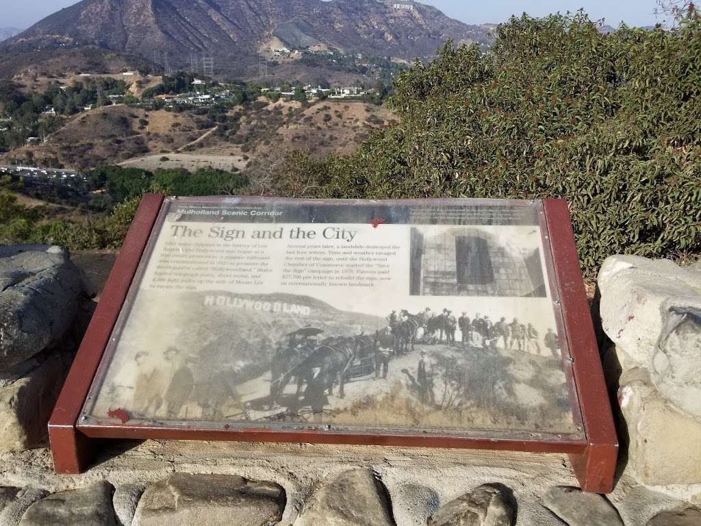 Jerome C. Daniel Overlook above the Hollywood Bowl | 7036 Mulholland Dr, Los Angeles, CA 90068, USA | Phone: (310) 589-3200