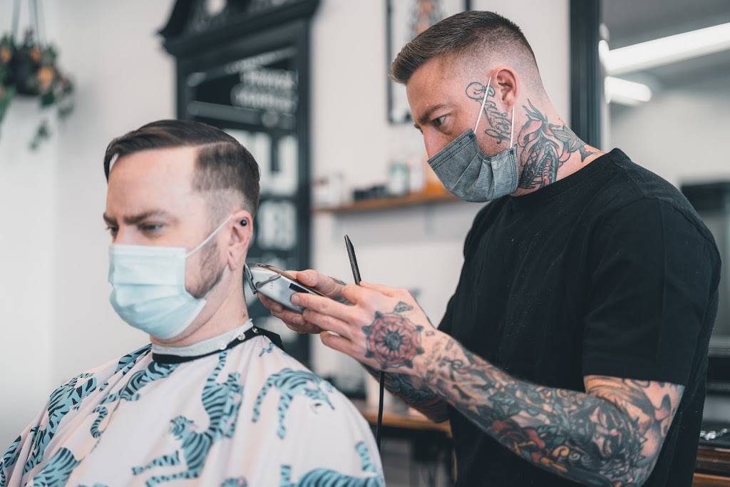 Ollies Barbershop | 4218, 616 E Kentucky Ave, Denver, CO 80209, USA | Phone: (720) 675-8265