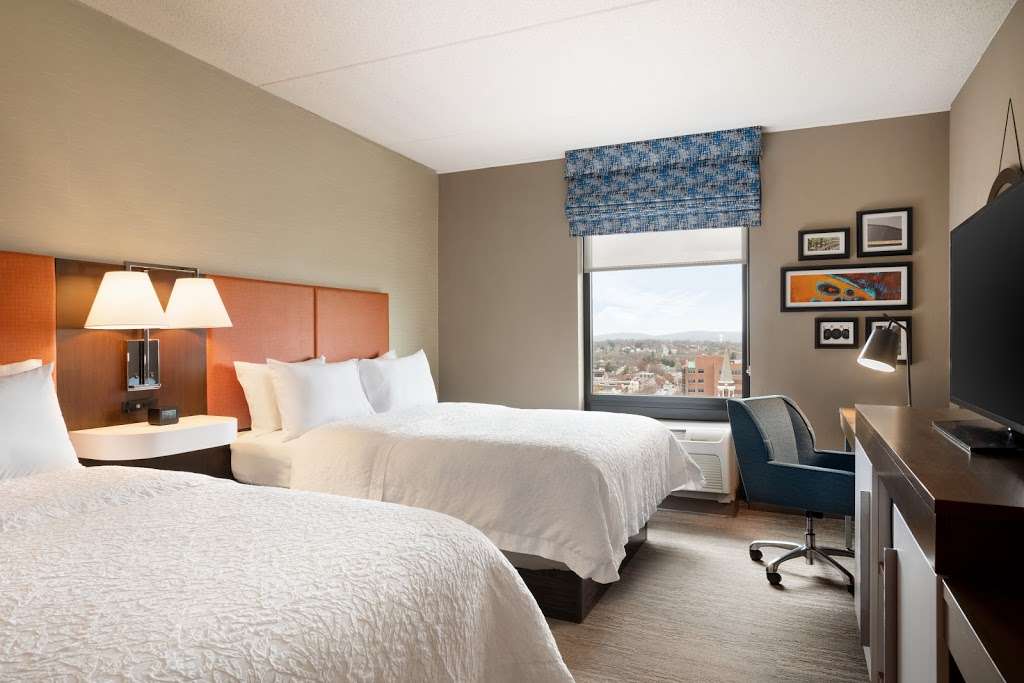 Hampton Inn & Suites Ephrata - Mountain Springs | 380 E Main St, Ephrata, PA 17522 | Phone: (717) 733-0661