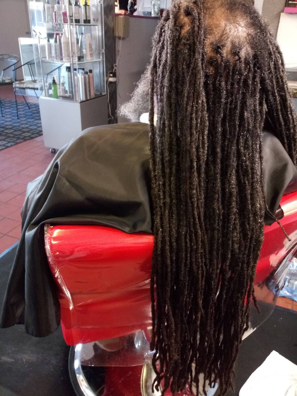 Scissors Edge | 2400 Camp Jackson Rd, East St Louis, IL 62206, USA | Phone: (618) 337-5119