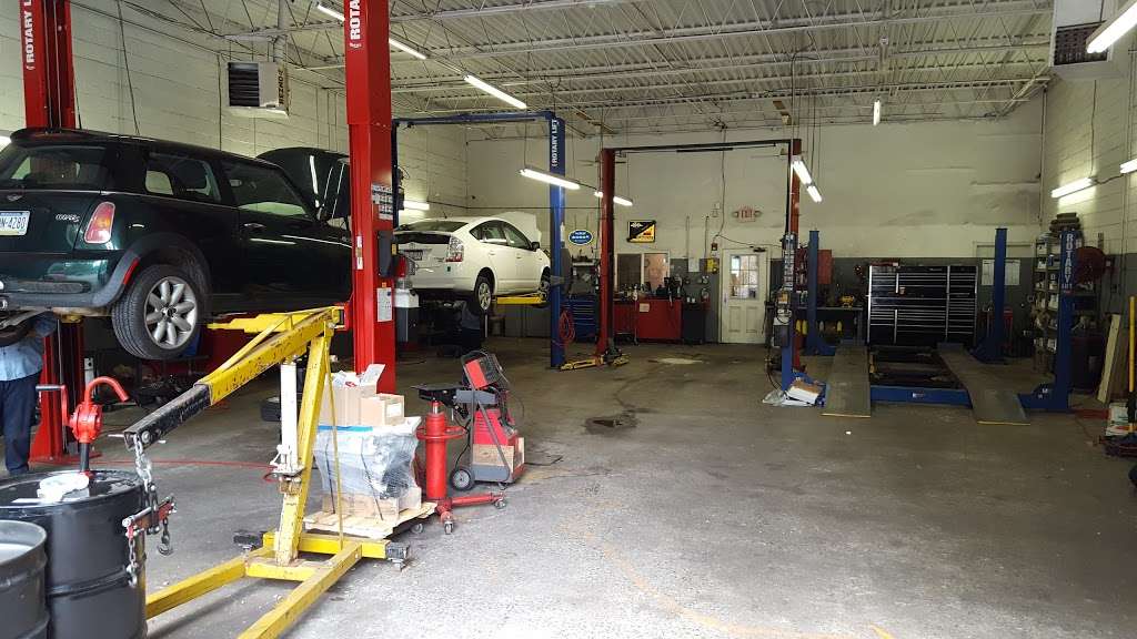 Edgemont Automotive | 5040 West Chester Pike, Newtown Square, PA 19073, USA | Phone: (610) 353-9868