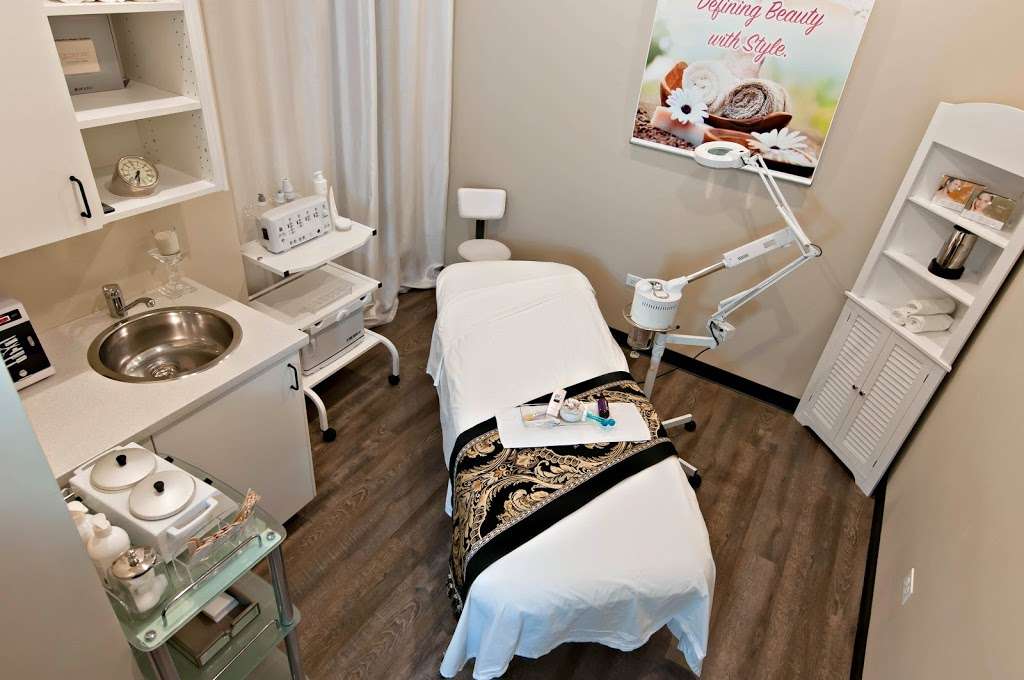 Fuschay Beauty Bar | 847 N Wilke Rd, Arlington Heights, IL 60005, USA | Phone: (847) 873-1680