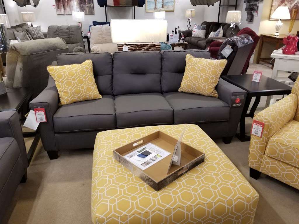 Lancasters Furniture to Go | 1590 Manheim Pike, Lancaster, PA 17601, USA | Phone: (717) 509-3333