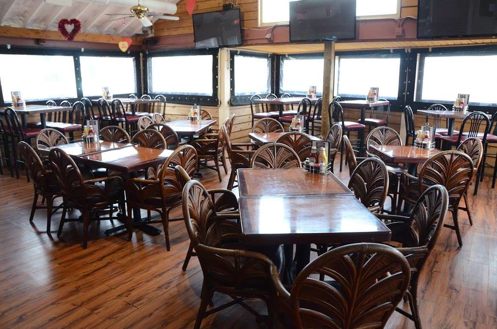 Crossroads Tavern & Eatery | 396 W Irving Park Rd, Wood Dale, IL 60191 | Phone: (630) 860-0055