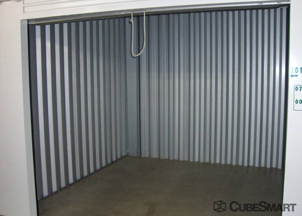 CubeSmart Self Storage | 180 Camp Horne Rd, Pittsburgh, PA 15202, USA | Phone: (412) 761-1335