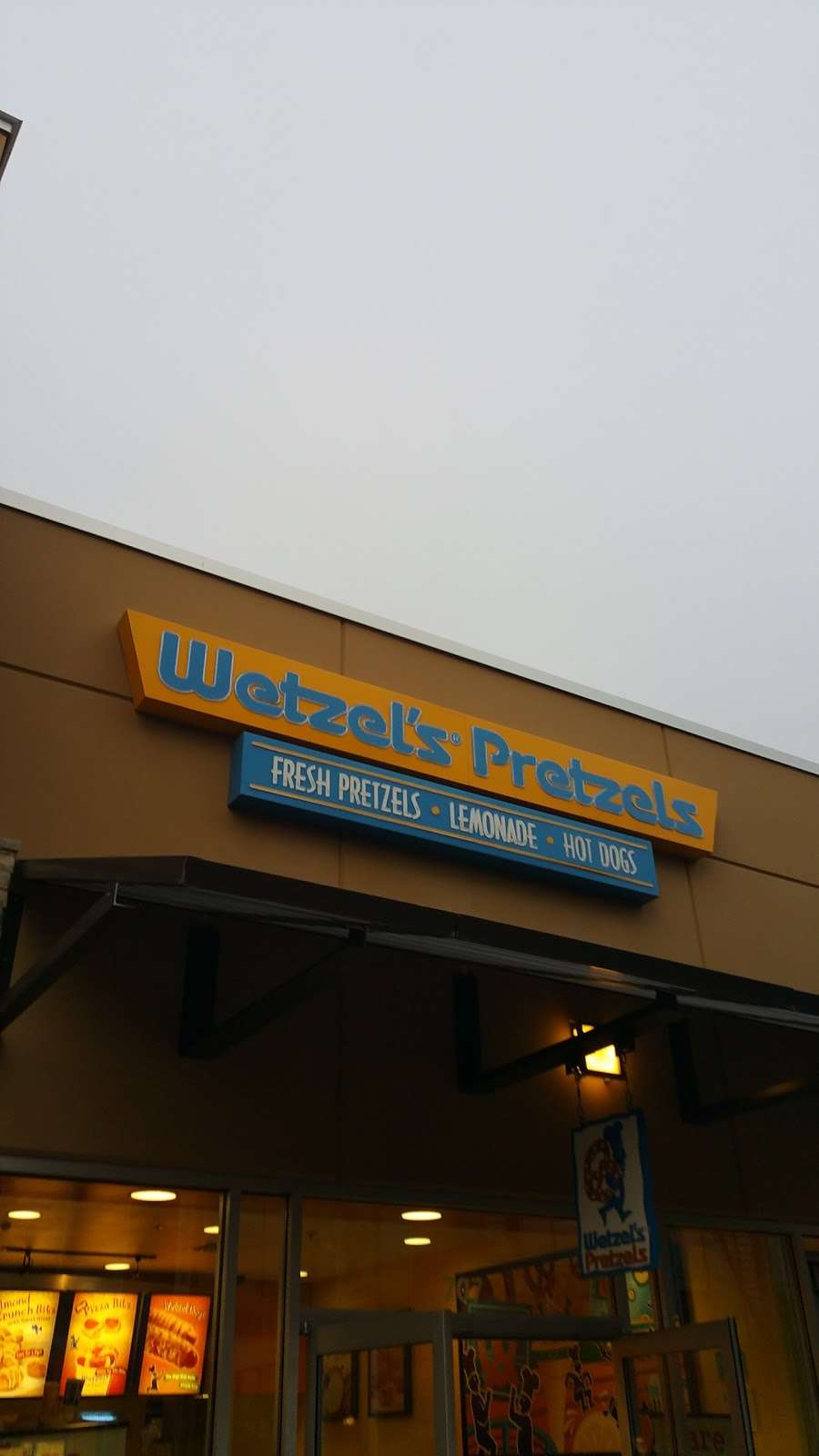 Wetzels Pretzels | 4976 Premium Outlets Way, Chandler, AZ 85226, USA | Phone: (480) 639-1733