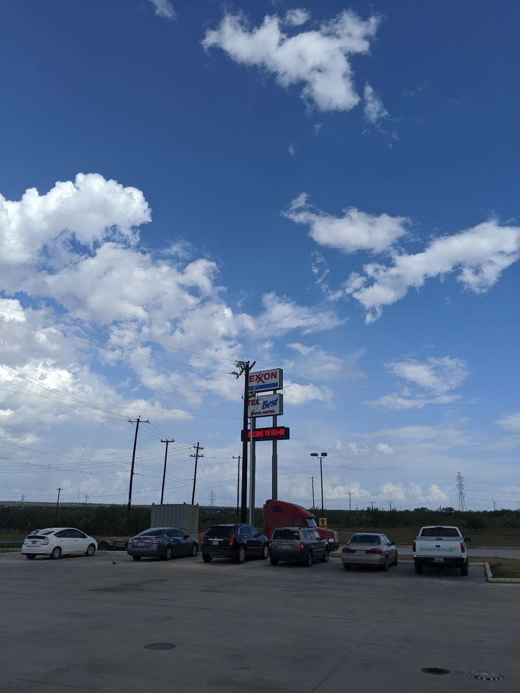 Valero Gas Station | 15540 US-181, San Antonio, TX 78223, USA