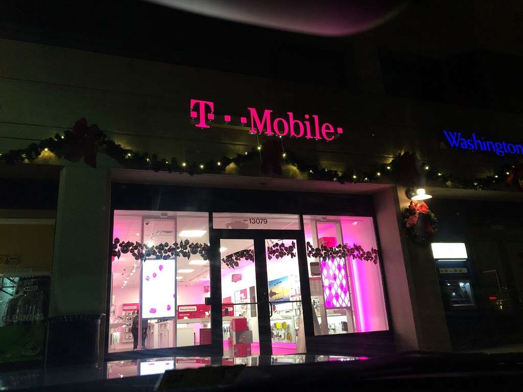 T-Mobile | 13079 Worldgate Dr, Herndon, VA 20170 | Phone: (571) 418-0575