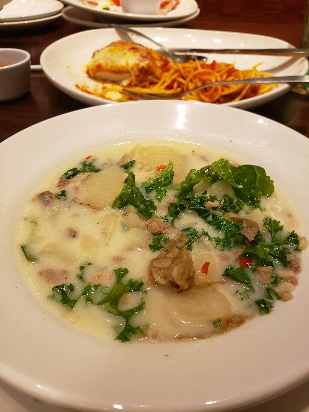 Olive Garden Italian Restaurant | 1301 W Renaissance Pkwy, Rialto, CA 92376, USA | Phone: (909) 350-2015