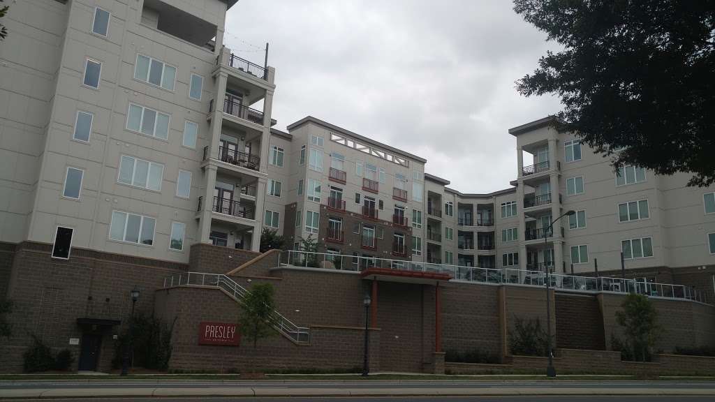 Presley Uptown Apartments | 900 E Stonewall St, Charlotte, NC 28204, USA | Phone: (980) 335-0152