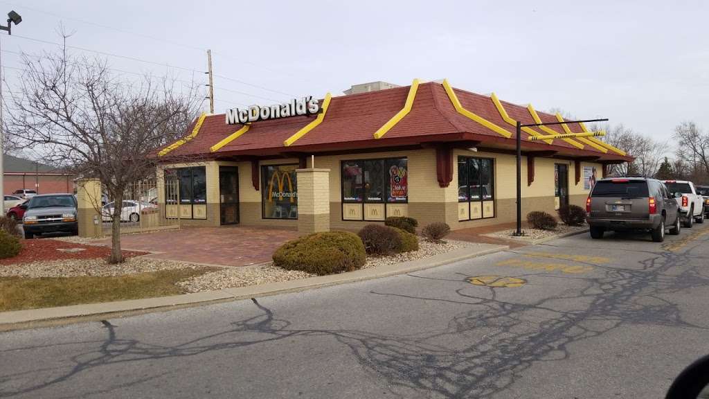 McDonalds | 1705 E Commercial Ave, Lowell, IN 46356, USA | Phone: (219) 696-8010