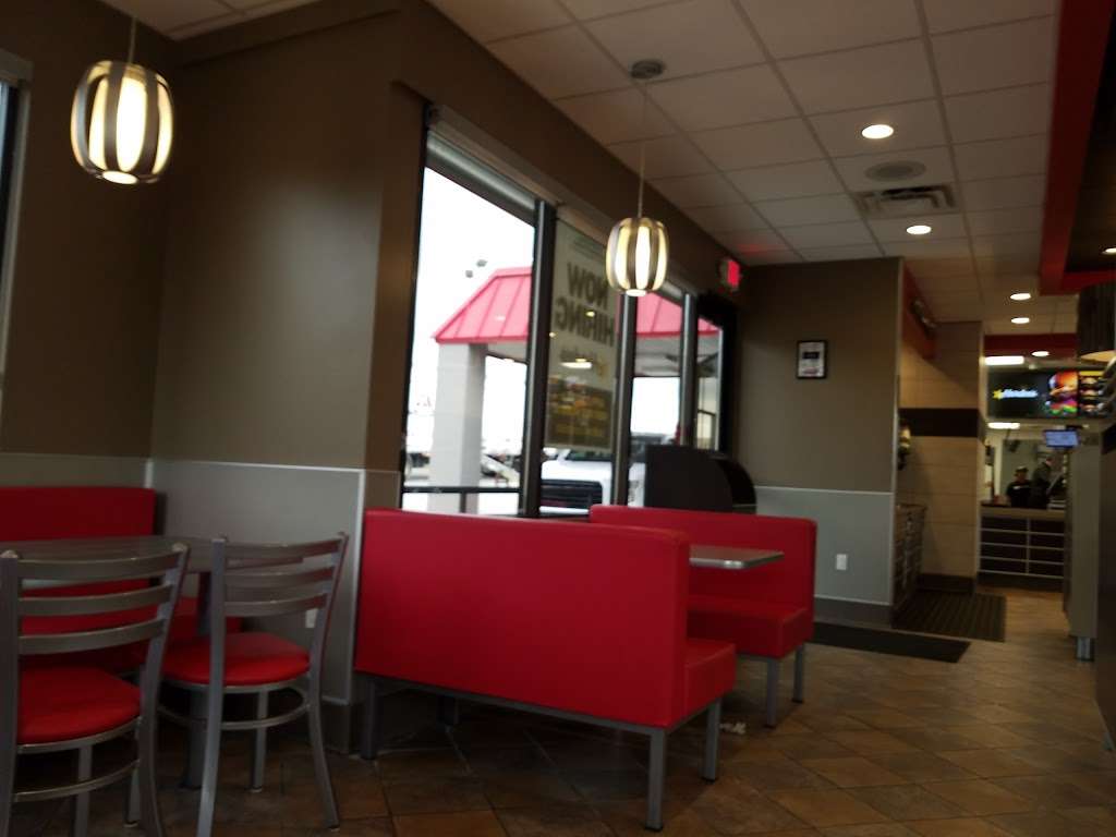 Hardees | 914 S 291 HWY #400, Liberty, MO 64068, USA | Phone: (816) 792-2544