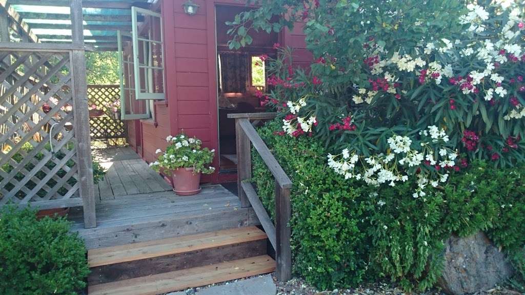 Sonoma Chalet Bed & Breakfast | 18935 5th St W, Sonoma, CA 95476, USA | Phone: (707) 938-3129