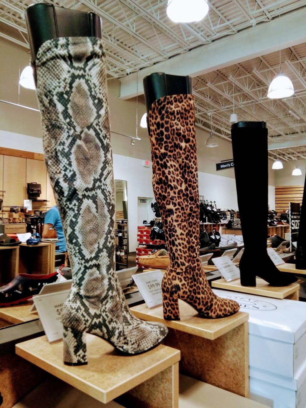 DSW Designer Shoe Warehouse | 1400 Central Park Commons Dr Suite 110, Eagan, MN 55121, USA | Phone: (651) 404-6189