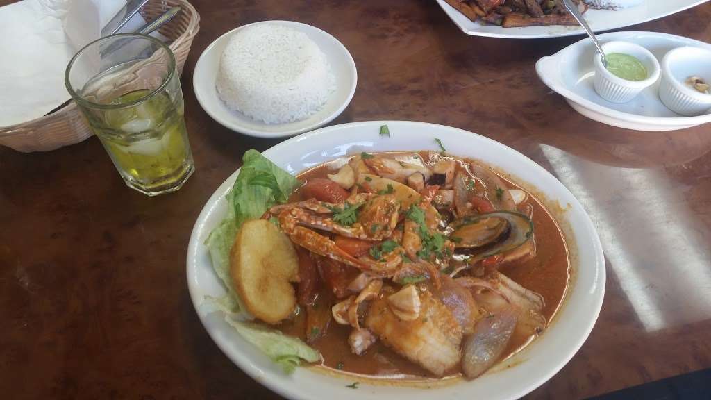 El Rinkoncito Peruano Restaurant | 501 Central Ave, Jersey City, NJ 07307, USA | Phone: (201) 963-4800