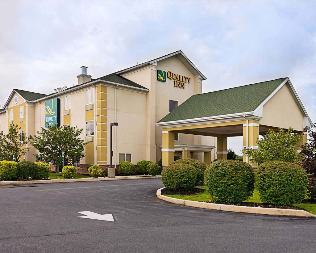 Quality Inn Spring Mills - Martinsburg North | 1220 T J Jackson Dr, Falling Waters, WV 25419, USA | Phone: (681) 353-2115