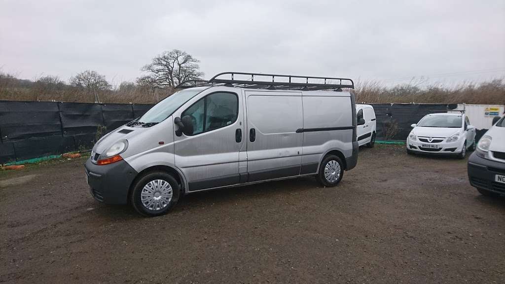 R D C Gatwick Vans | Edolph Farm, Norwood Hill Road, Horley RH6 0EB, UK | Phone: 07949 720148