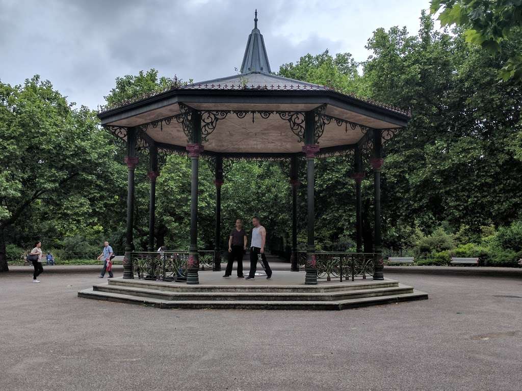 The Bandstand | London SW11 4NJ, UK