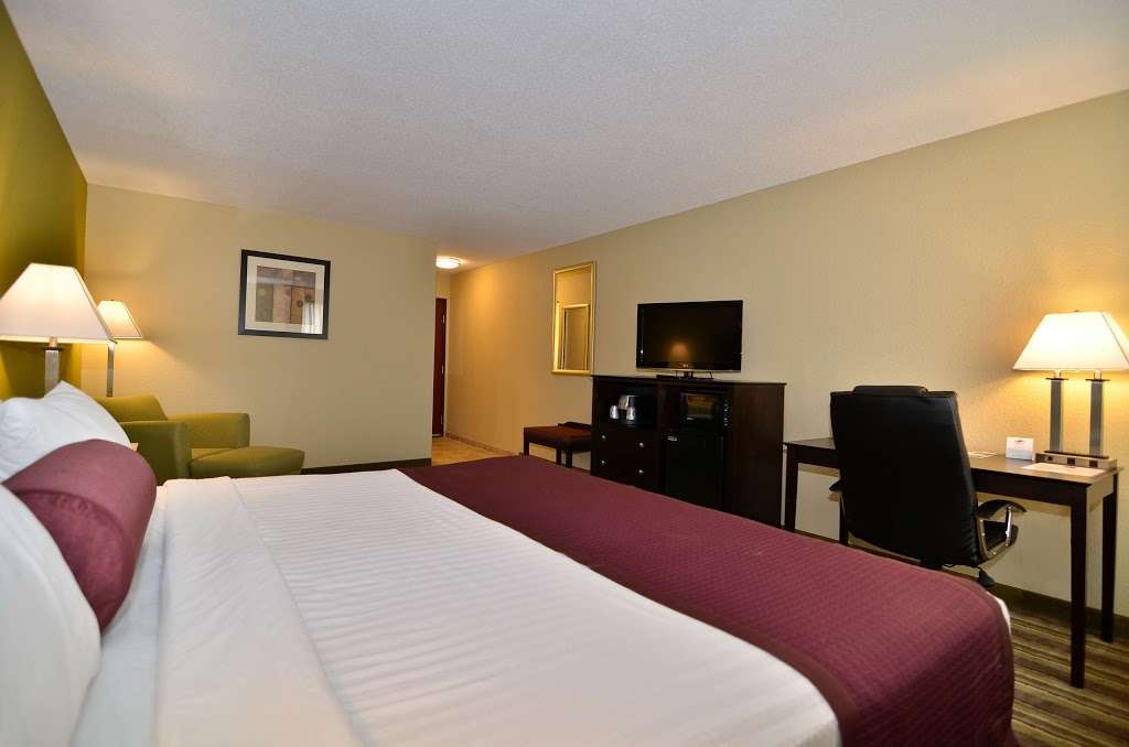 Best Western Plus Anderson | 2114 E 59th St, Anderson, IN 46013, USA | Phone: (765) 649-2500