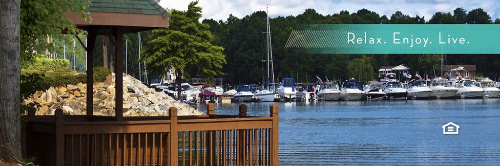 Sailpointe at Lake Norman Apartment Homes | 21222 Nautique Blvd, Cornelius, NC 28031, USA | Phone: (704) 892-7885