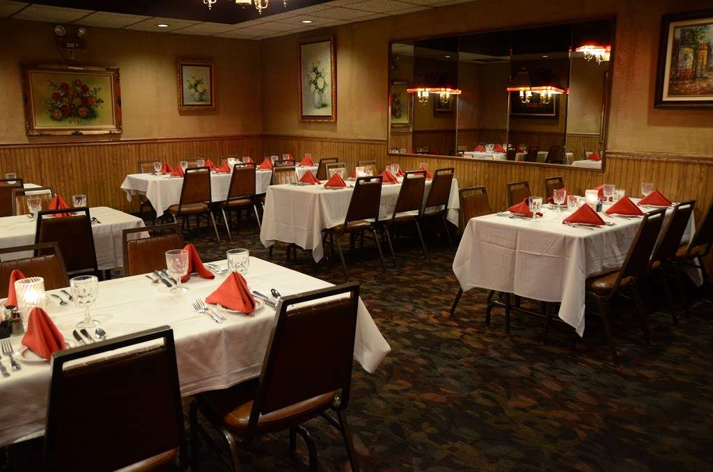 Anthonys Steakhouse & Seafood | W3354 WI-50, Lake Geneva, WI 53147, USA | Phone: (262) 248-1818