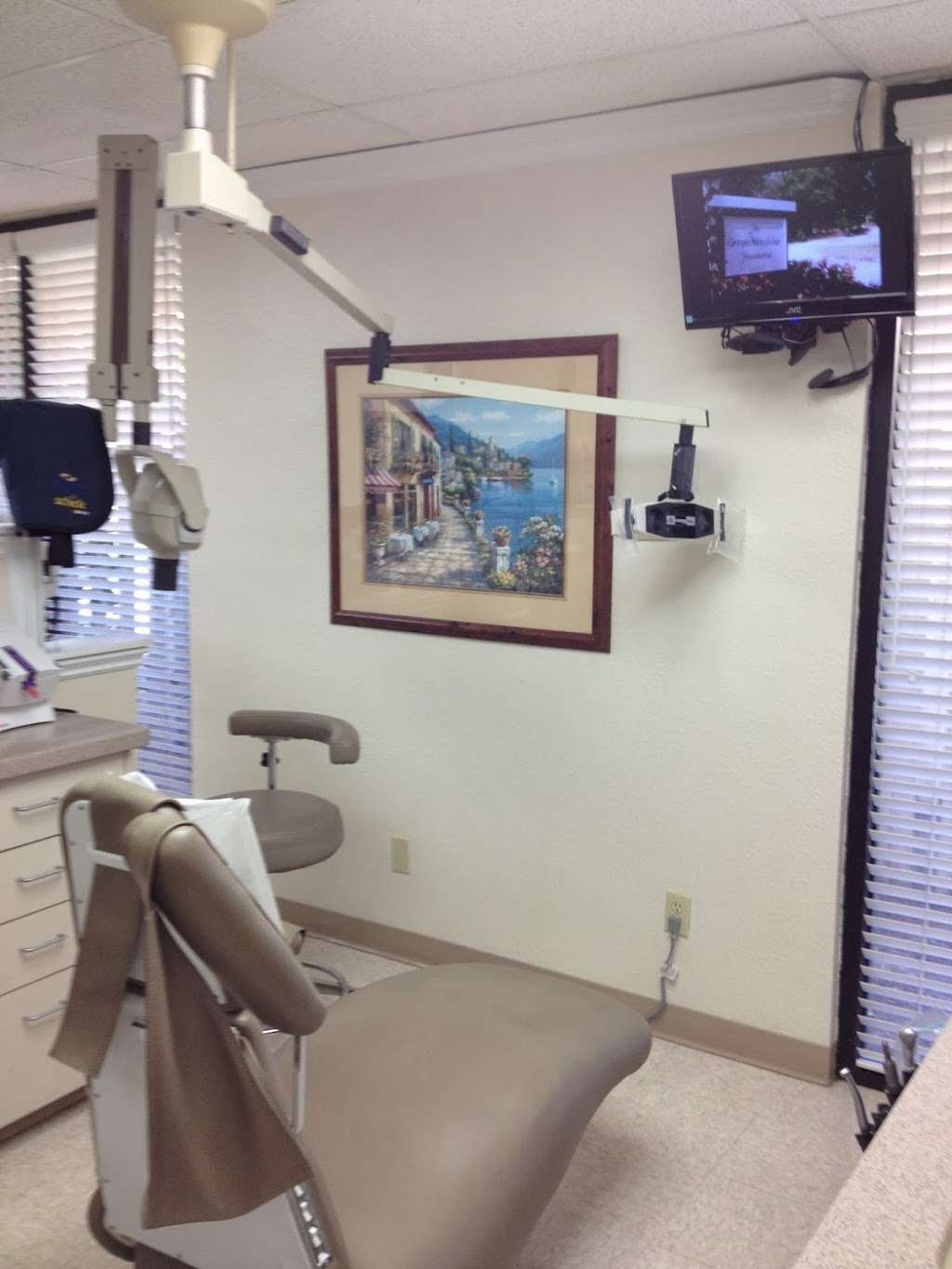 Canyon Lake Dentistry: Geoffrey B. Robinson, DDS | 31570 Railroad Canyon Rd # 101, Canyon Lake, CA 92587 | Phone: (951) 244-3344