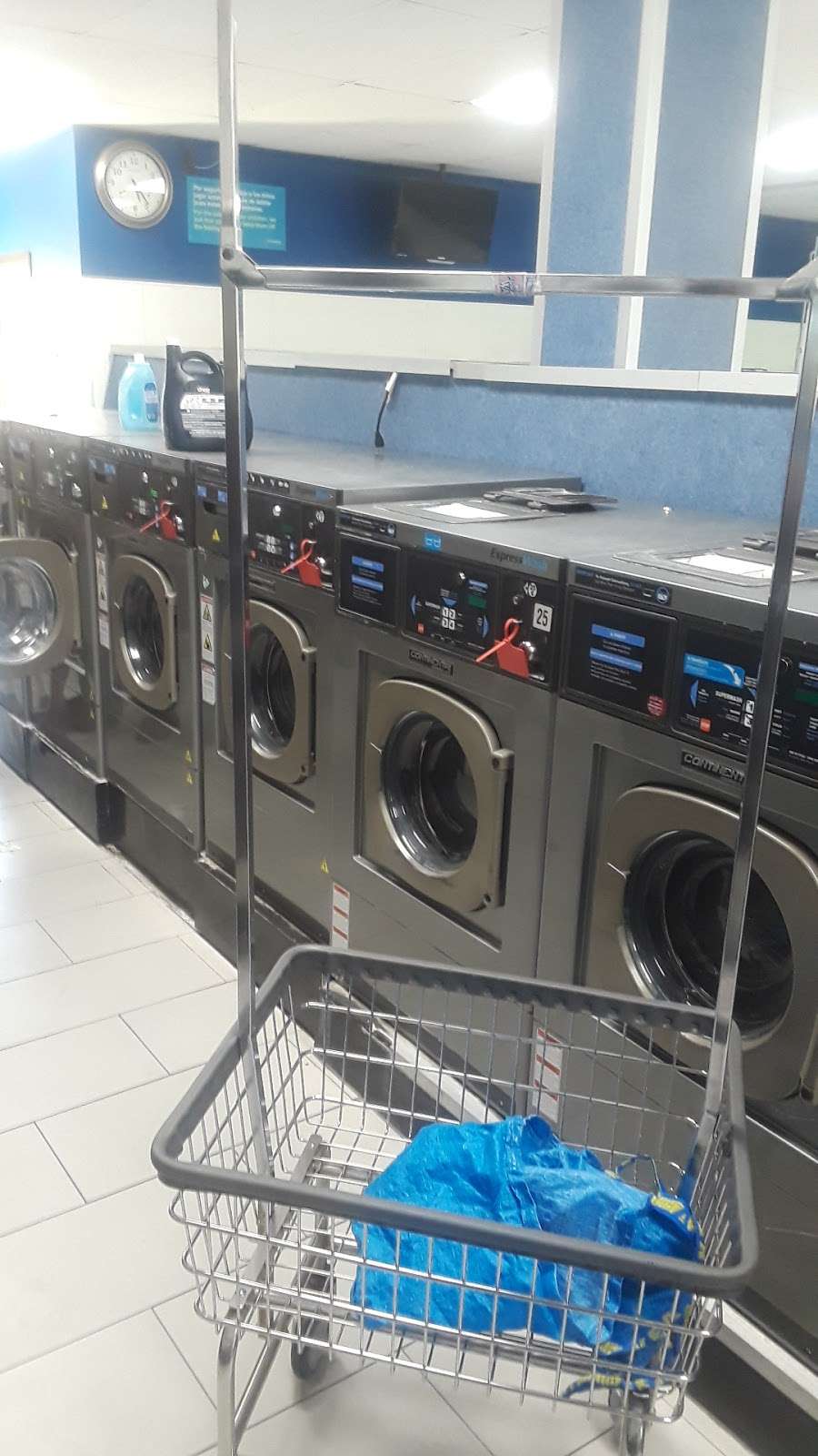 Free Dry Laundromat | 4010 E Chapman Ave, Orange, CA 92869 | Phone: (714) 869-7674