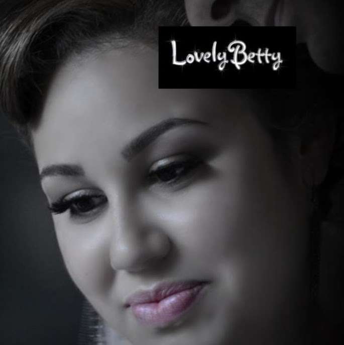 Lovely Betty | Poole House, Waterhouse Lane, Kingswood, Tadworth KT20 6EB, UK | Phone: 01737 351616