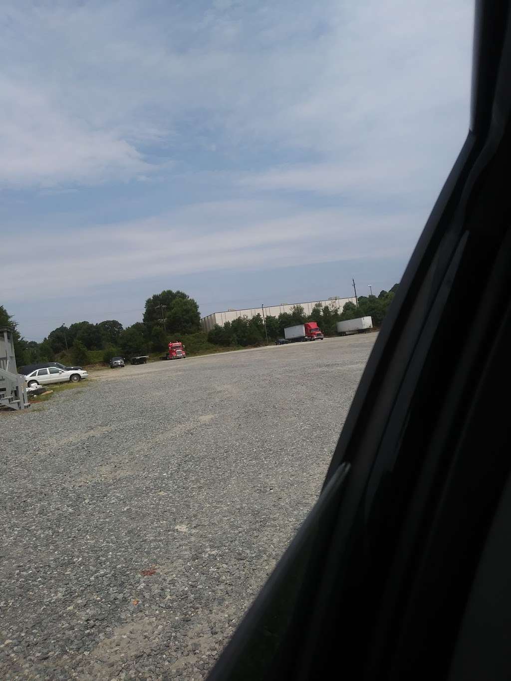 Charlotte Big Rig Truck Parking | 4710 Chesapeake Dr, Charlotte, NC 28216, USA | Phone: (678) 631-7275