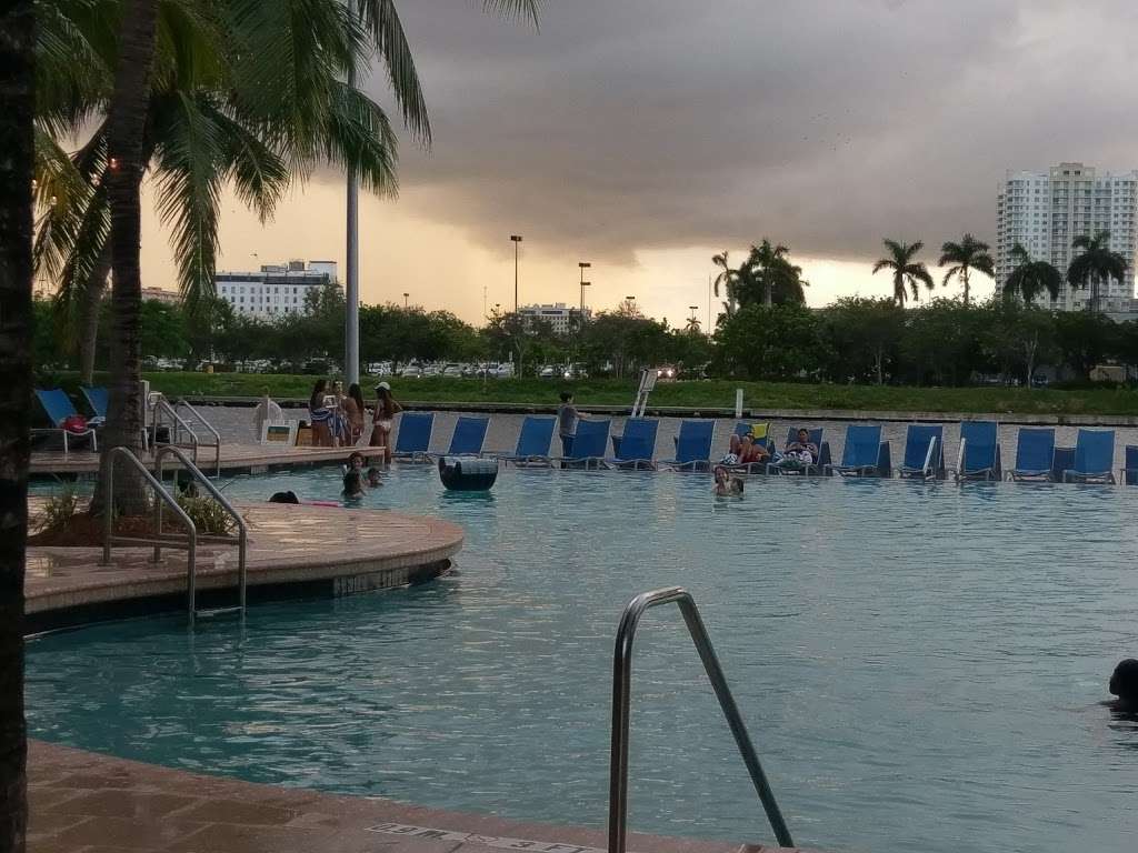 DoubleTree Resort by Hilton Hollywood Beach | 4000 S Ocean Dr, Hollywood, FL 33019, USA | Phone: (954) 454-4334