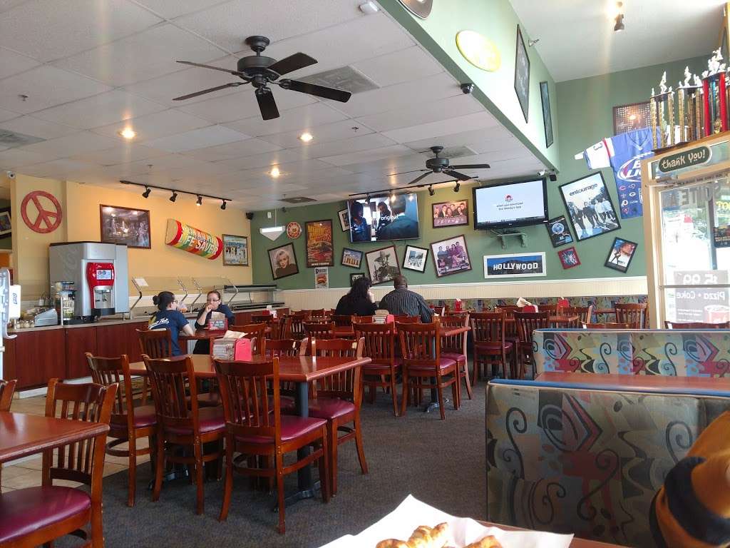 Straw Hat Pizza | 1295 Horizon Dr A, Fairfield, CA 94533, USA | Phone: (707) 421-8300