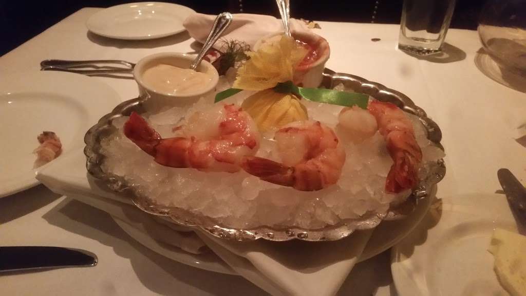 The Capital Grille | 1 Garden State Plaza, Paramus, NJ 07652, USA | Phone: (201) 845-7040