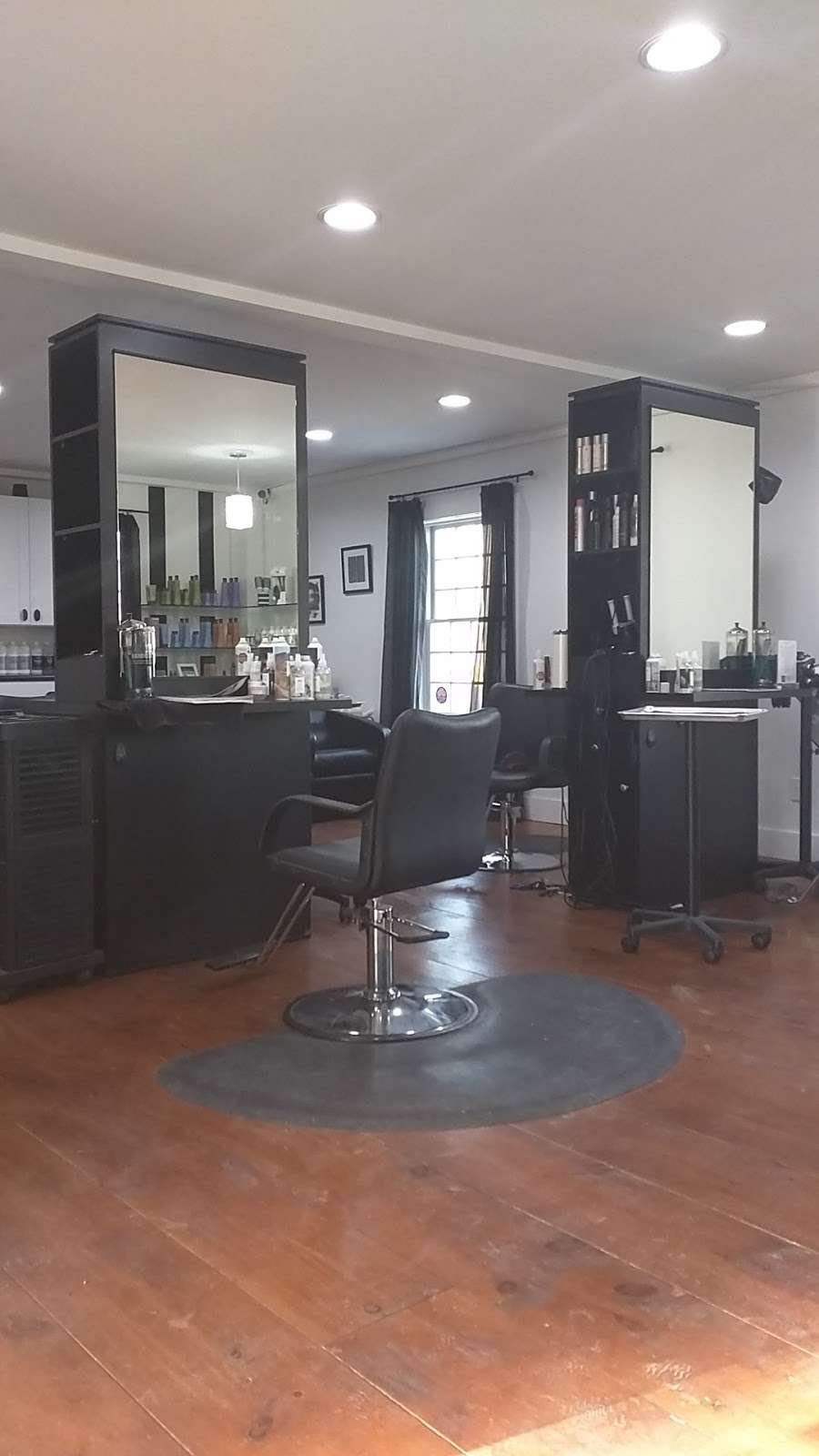 Raquel & Company Hair Salon | 9 Bridge St, Montgomery, NY 12549 | Phone: (845) 457-3660